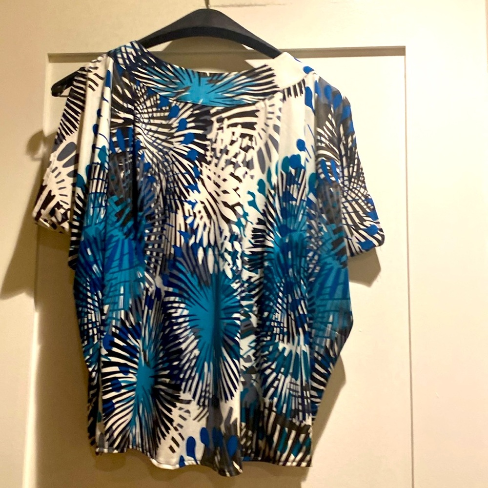 BCBG Maxazria top. Size Medium
